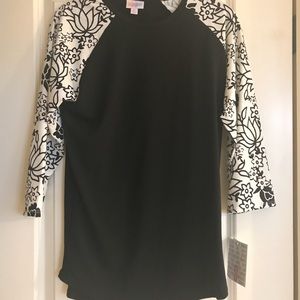 NWT Small LulaRoe Randy T black